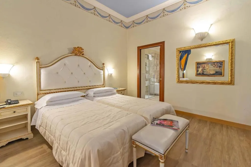QUADRUPLE STANDARD Room, Porta Faenza, Florence