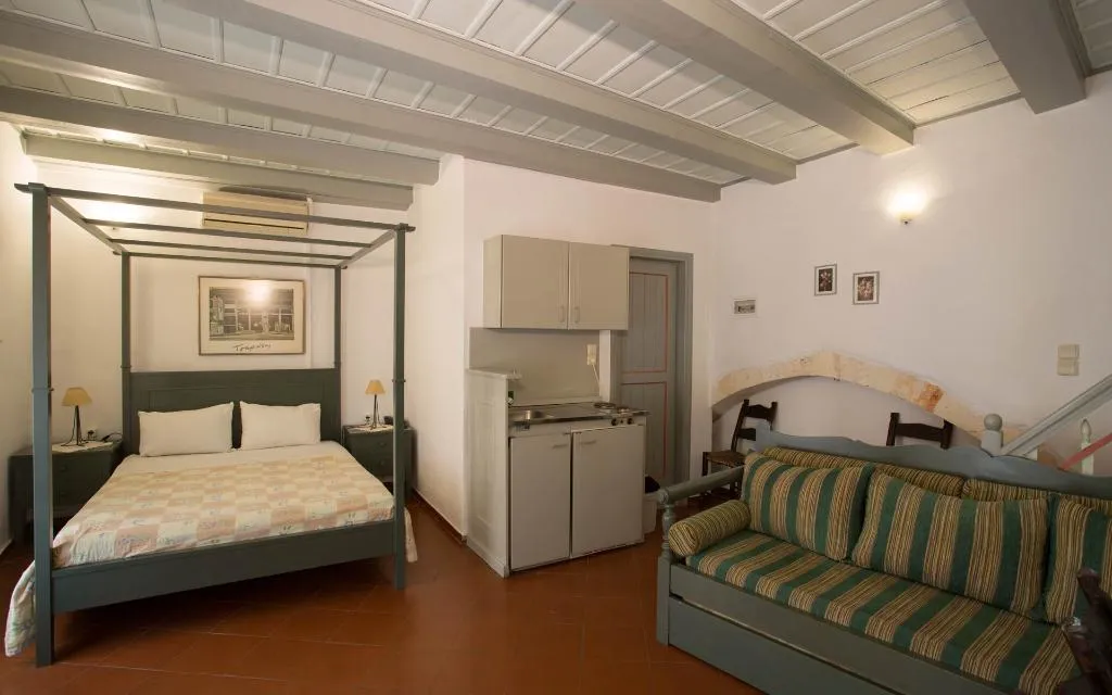 Room, Nostos, Crete