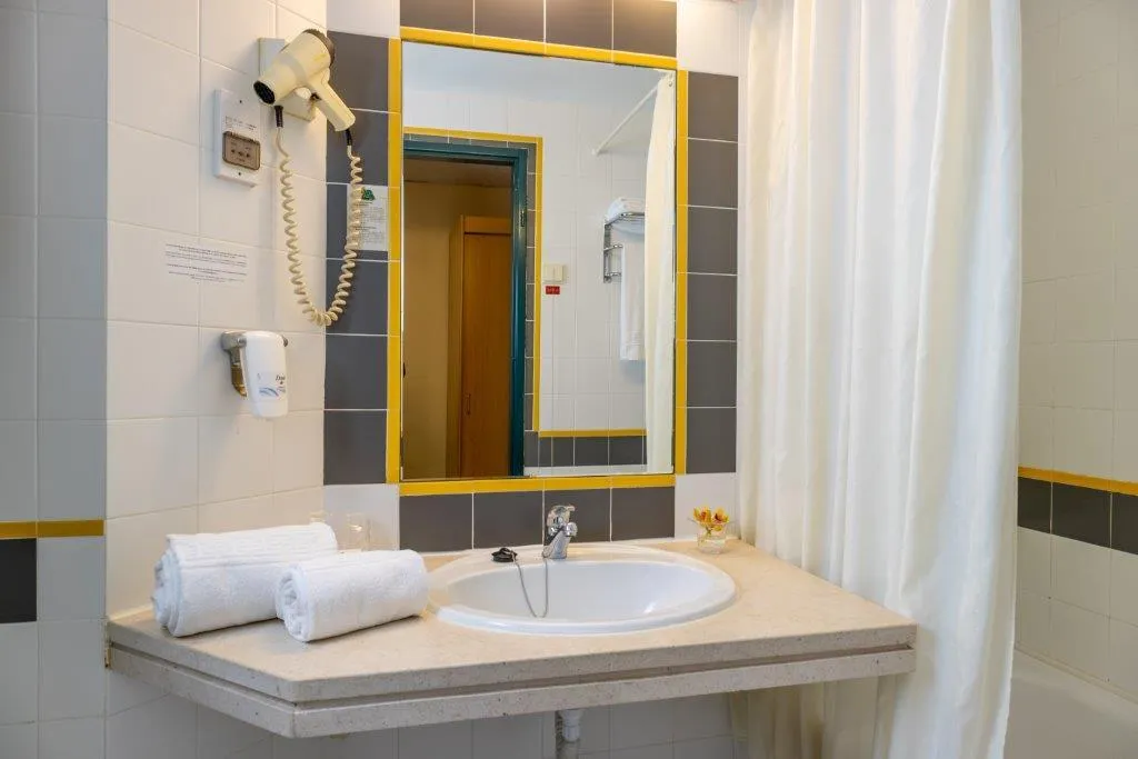 TWIN STANDARD Room, Flag Hotel Guimarães-Fafe, Porto