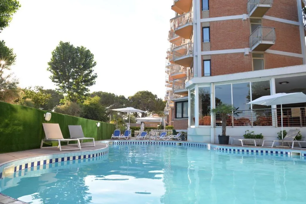 Pool, La Siesta, Venice