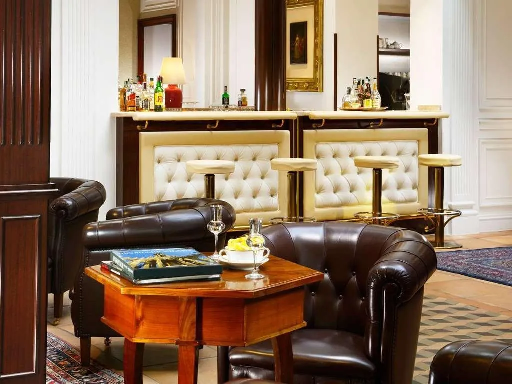 Bar, Pierre Milano Hotel, Milan