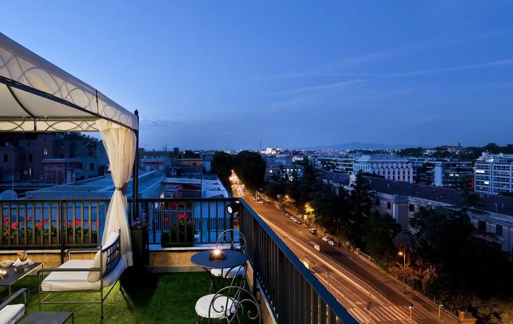 JUNIOR SUITE KING SIZE BED Room, Trilussa Palace Congress & Spa, Rome