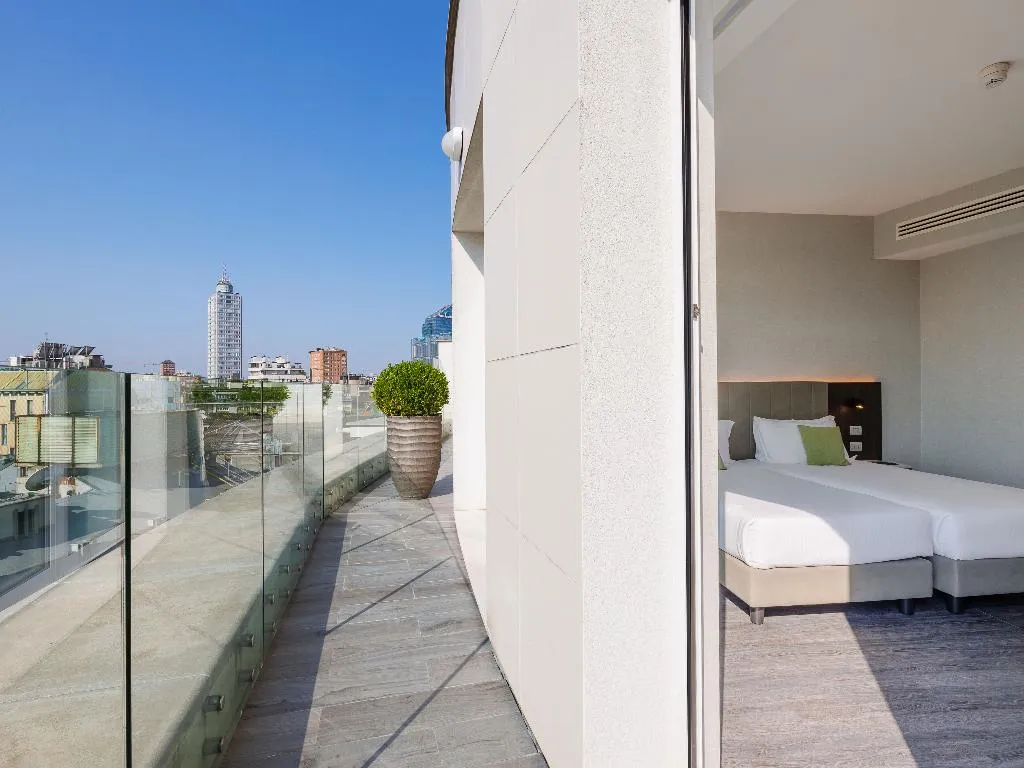 DOUBLE DELUXE Room, iH Hotels Milano Centrale, Milan
