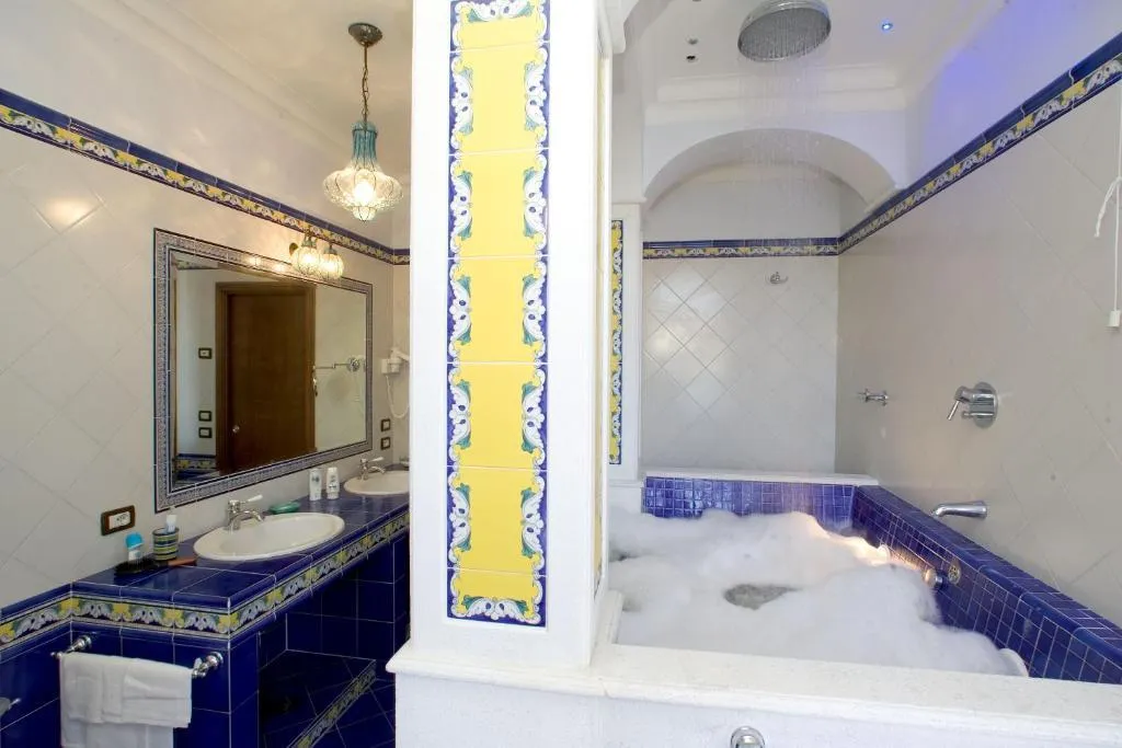 SUITE DELUXE SEA VIEW Room, La Tonnarella, Naples