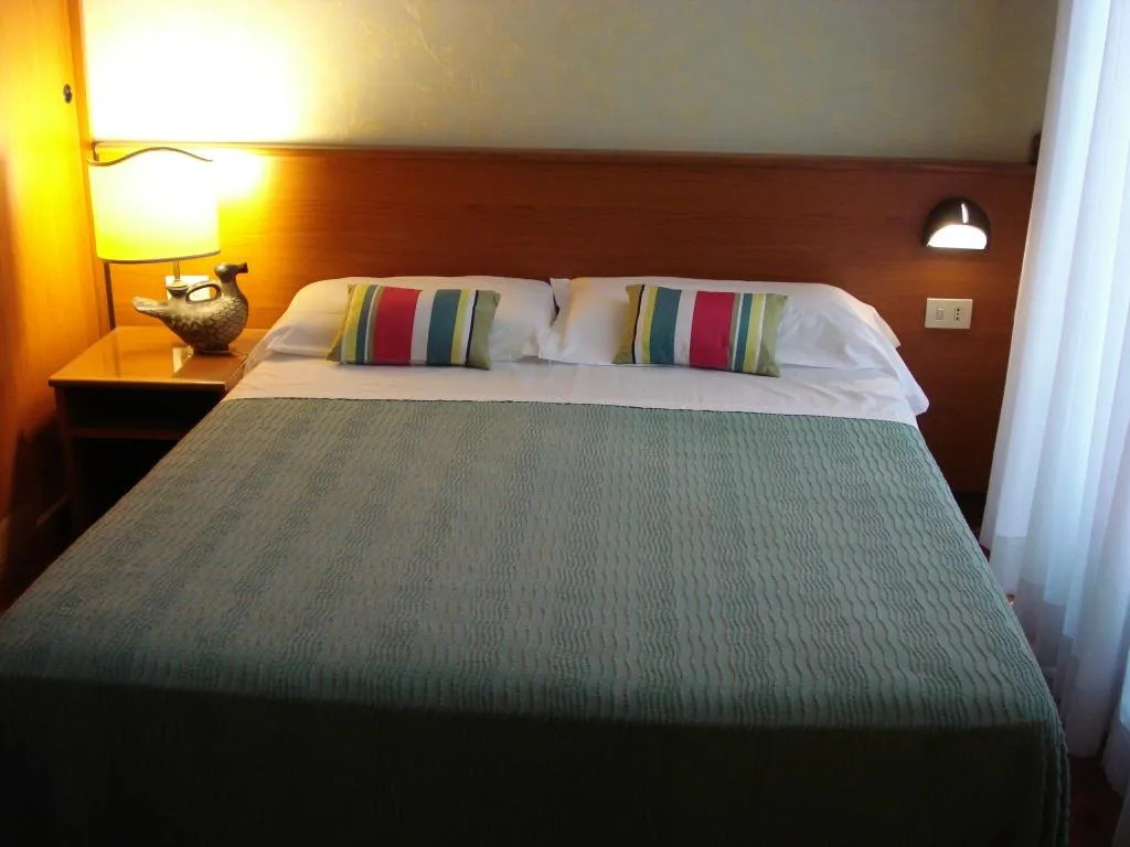 SINGLE SUPERIOR Room, Corona, Rome