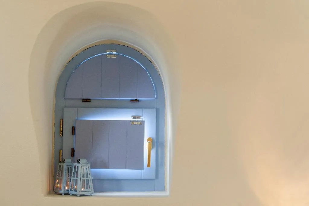 JUNIOR SUITE STANDARD Room, Earino Suites and Villas, Santorini
