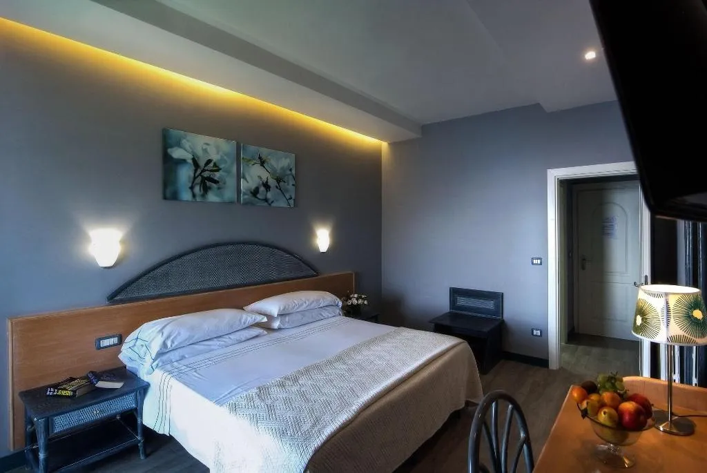 Room, Garden Hotel, Naples