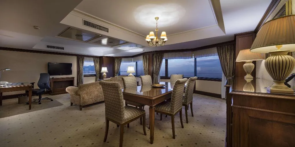 SUITE EXECUTIVE Room, Hilton Izmir, Izmir