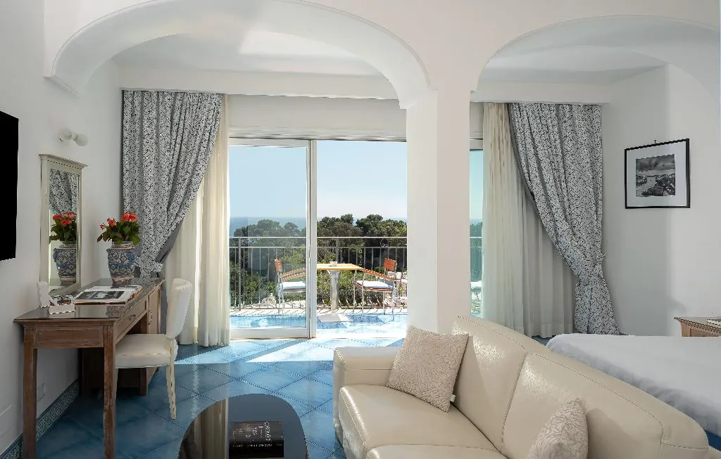 Room DELUXE WITH TERRACE Room, La Floridiana, Naples