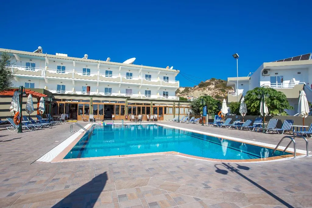 Pool, Georgia Apartments, Rhodes