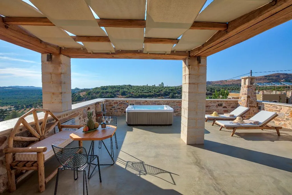 SUITE WITH JACUZZI Room, Lameriana Secret Village, Crete
