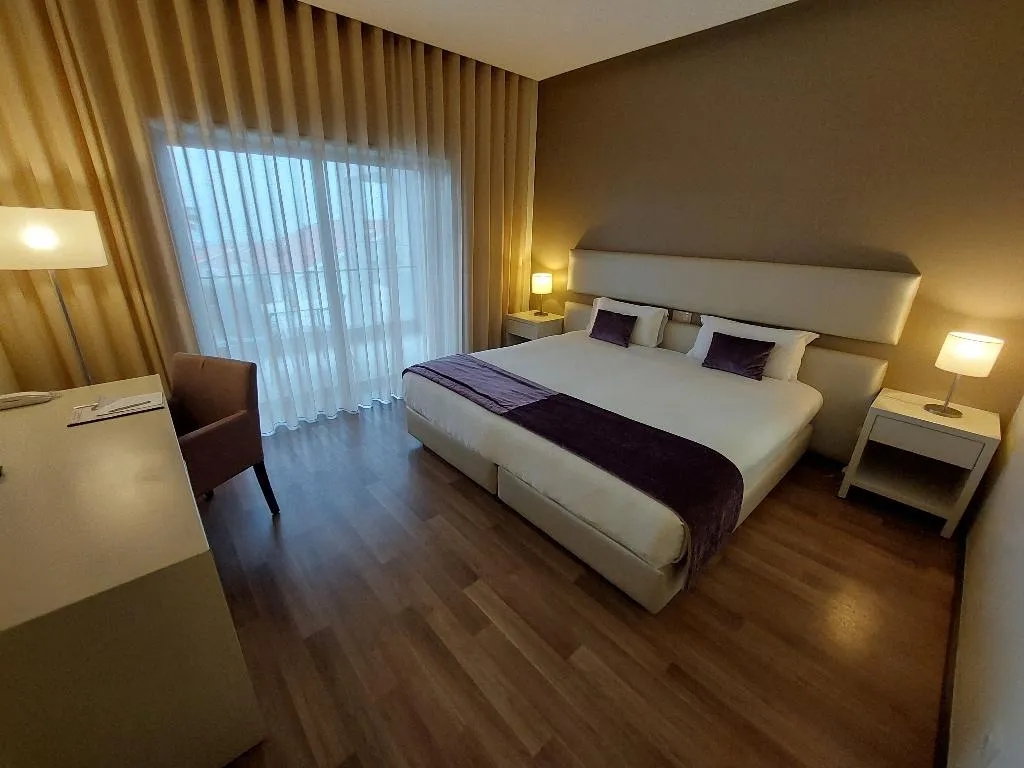 Double or Twin CITY VIEW Room, Hotel Monte Lírio, Porto
