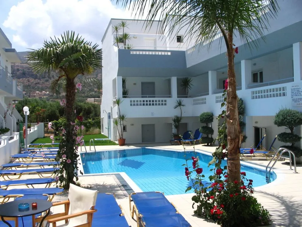 Pool, Emerald Studios & Hotel, Crete