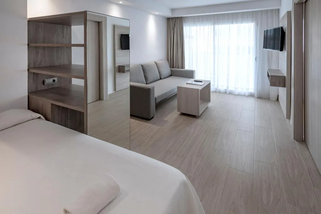 JUNIOR SUITE STANDARD Room, 4R Salou Park Resort II, Costa Dorada