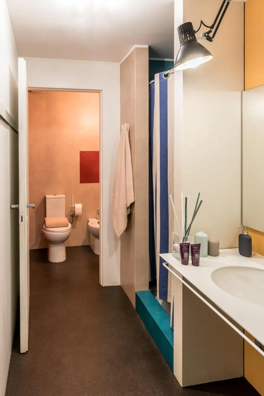 Room, Un Posto A Milano, Milan