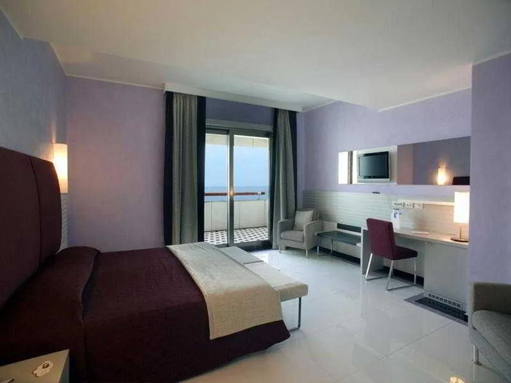 SINGLE SUPERIOR Room, Grand Hotel Salerno, Naples
