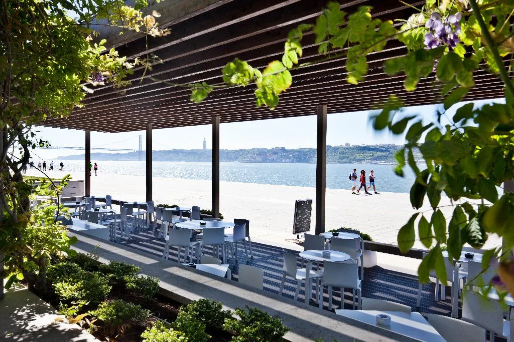 Bar, Altis Belem Hotel & Spa, a Member of Design Hotels, Lisbon