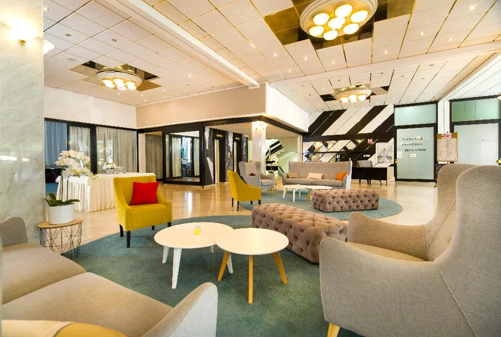 Lobby, Hvar, Split