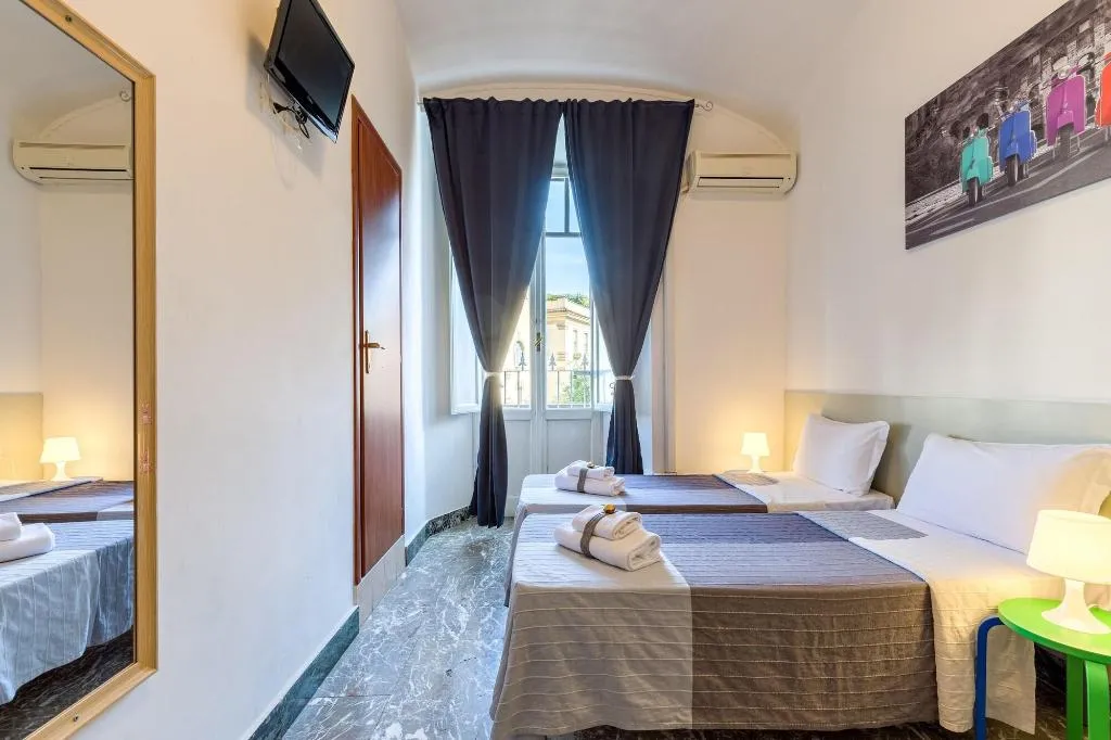 Room, Do Domus, Naples