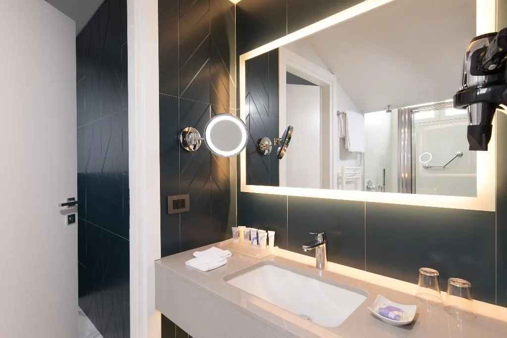 Double or Twin SUPERIOR Room, Nazionale, Rome