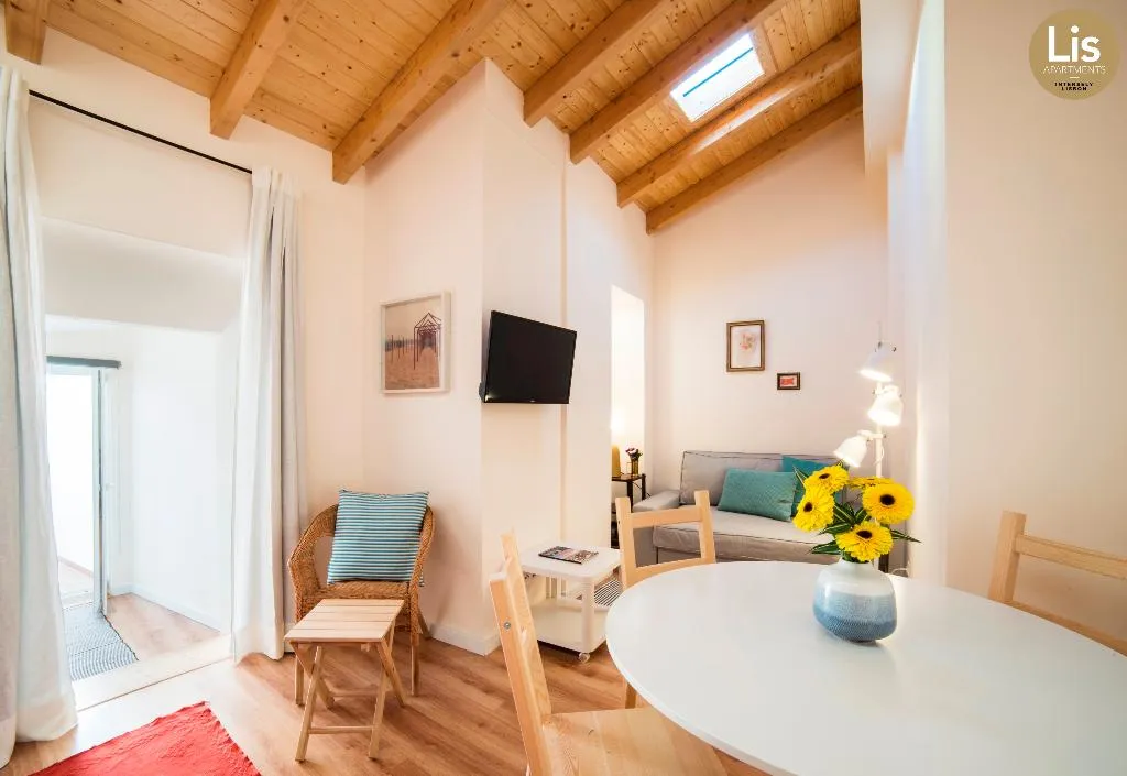 APARTMENT CAPACITY 3 ONE BEDROOM Room, Lis Apartments, Lisbon