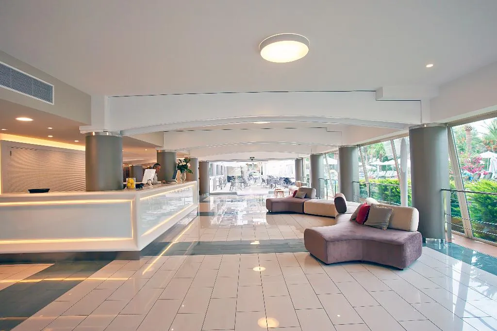 Lobby, FERGUS Bermudas, Majorca