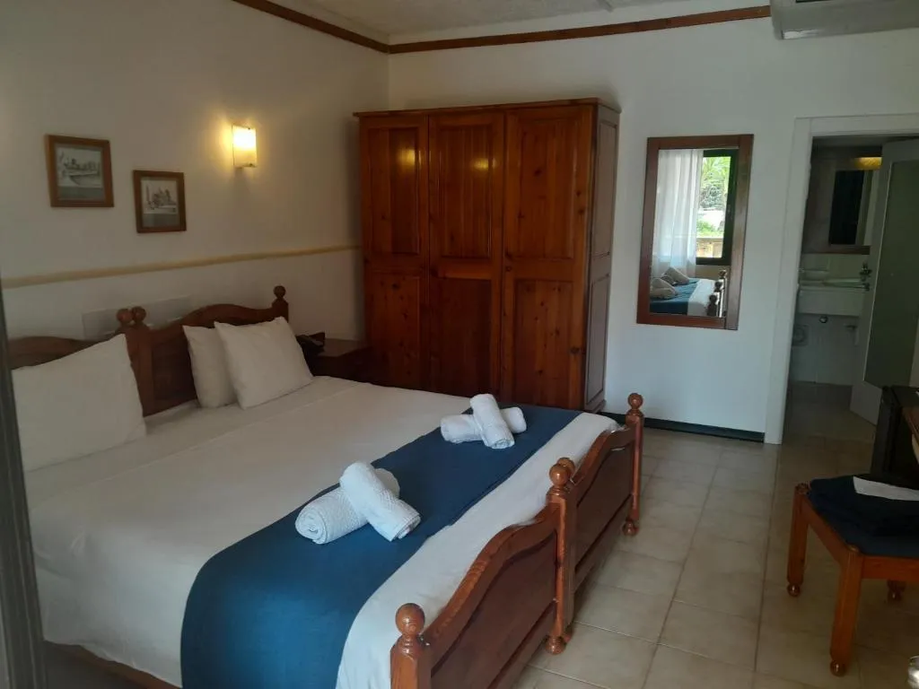 Room, Cornucopia, Gozo