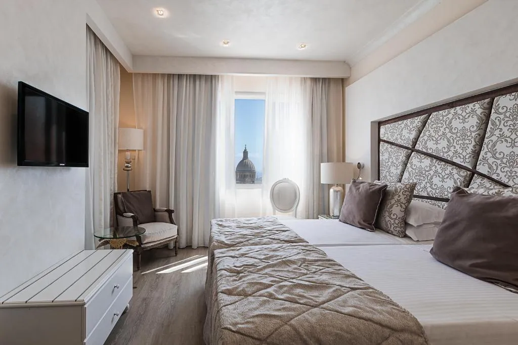 Double or Twin DELUXE SEA VIEW Room, Osborne Hotel, Malta