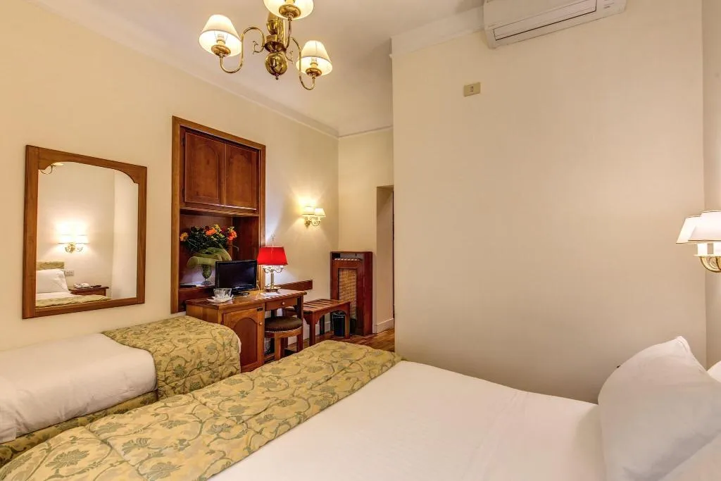 TRIPLE STANDARD Room, Hotel Cortina Roma, Rome