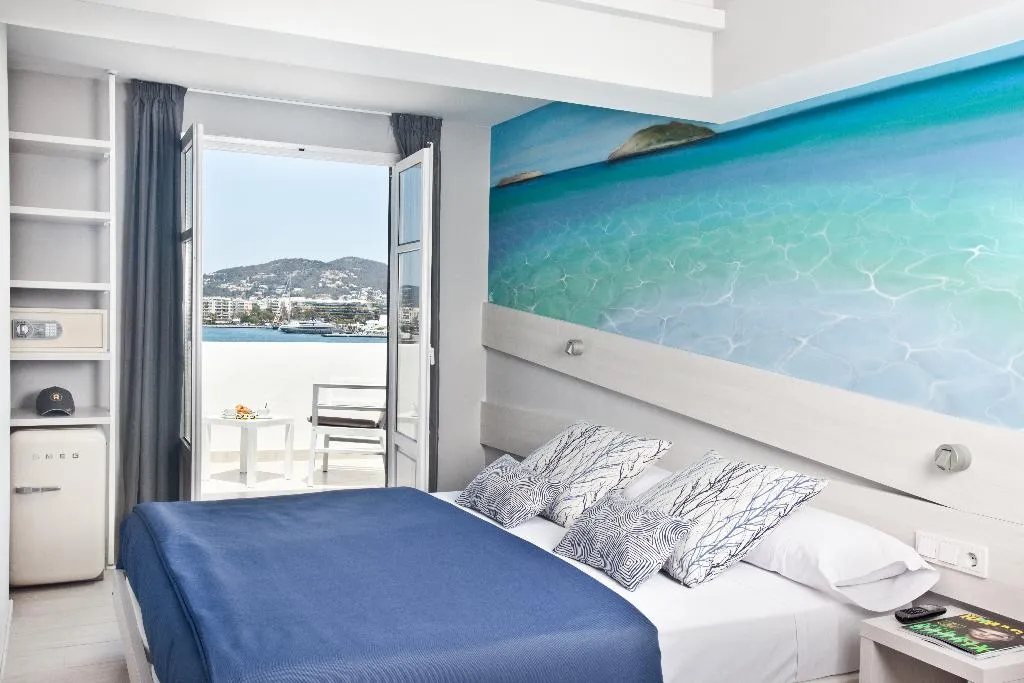 Double or Twin STANDARD Room, Ryans La Marina, Ibiza