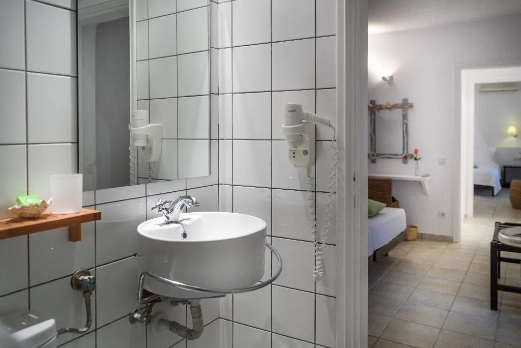 FAMILY ROOM TWO BEDROOMS Room, Skiathos Holidays Hotel, Skiathos