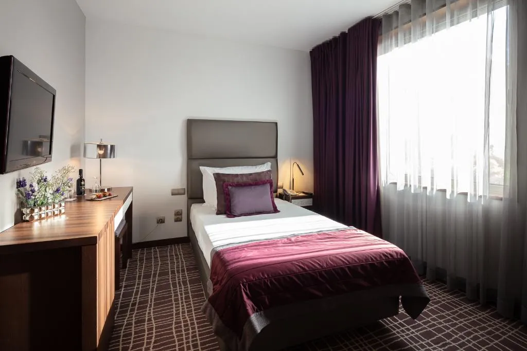 SINGLE STANDARD Room, Neya Lisboa Hotel, Lisbon