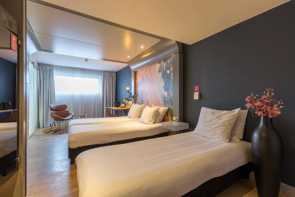 TRIPLE COMFORT Room, Leonardo Hotel Almere City Center, Amsterdam