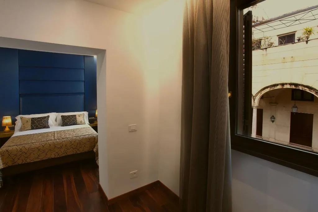 Room, Palazzo Cartari, Palermo