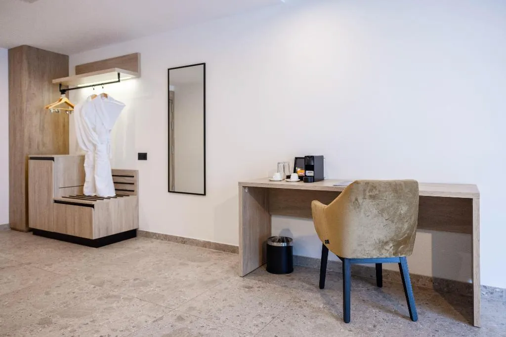 DOUBLE SUPERIOR KING BED Room, Hotel Levante St Julian´s Affiliated By Melia, Malta