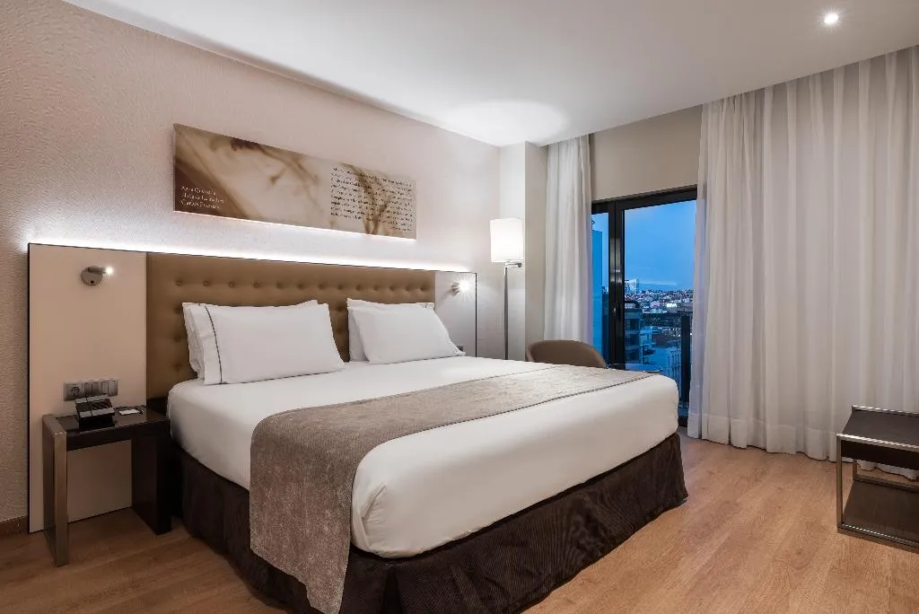 JUNIOR SUITE STANDARD Room, Eurostars das Letras, Lisbon