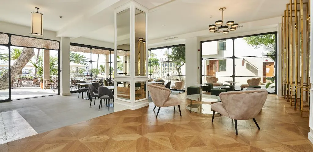 Lobby, Hoposa Daina, Majorca