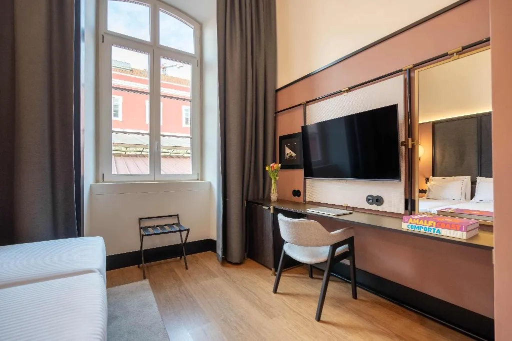 TWIN CLASSIC Room, The Editory Riverside Santa Apolonia Hotel, Lisbon