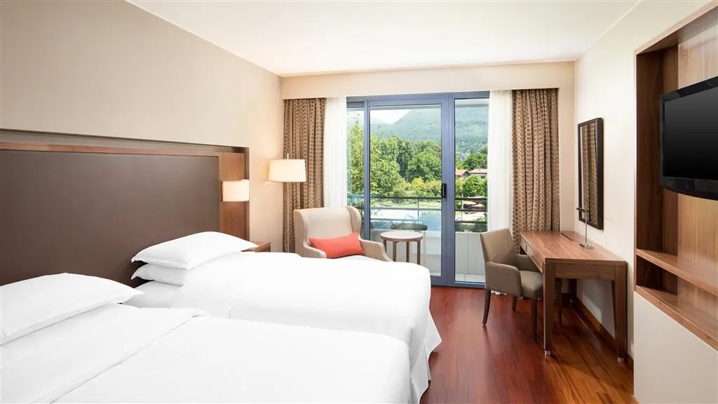 Room, Sheraton Lake Como, Milan