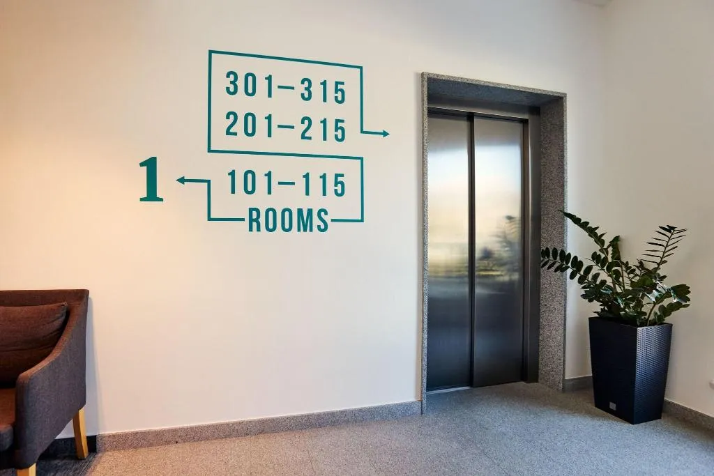 Lobby, Stacija, Split