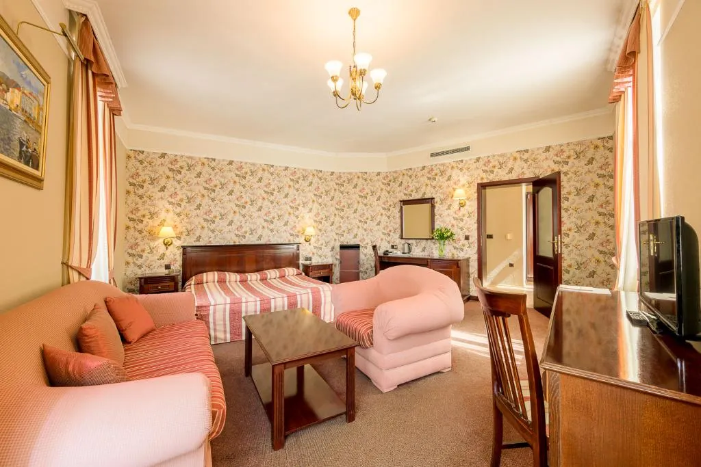 STUDIO STANDARD Room, Boutique Splendid, Varna