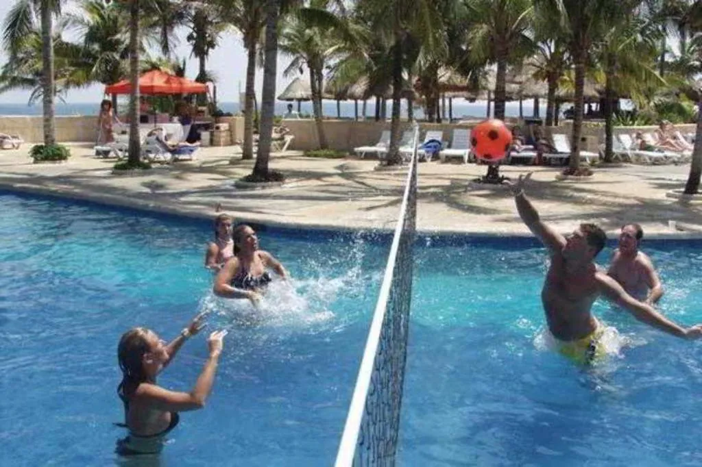 Pool, The Pyramid Cancun by Oasis, Cancun Area
