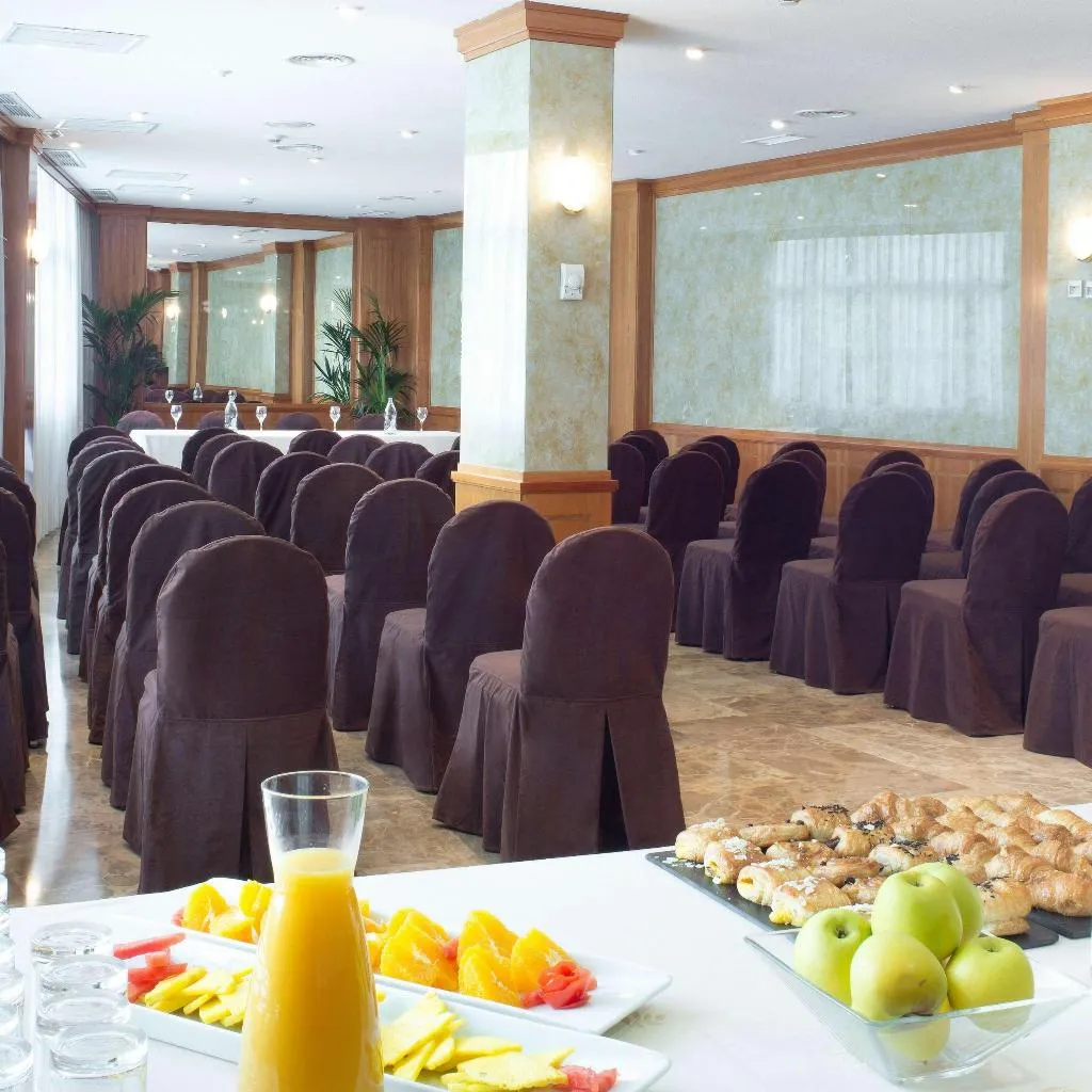 Conferences, VP Jardin de Tres Cantos, Madrid