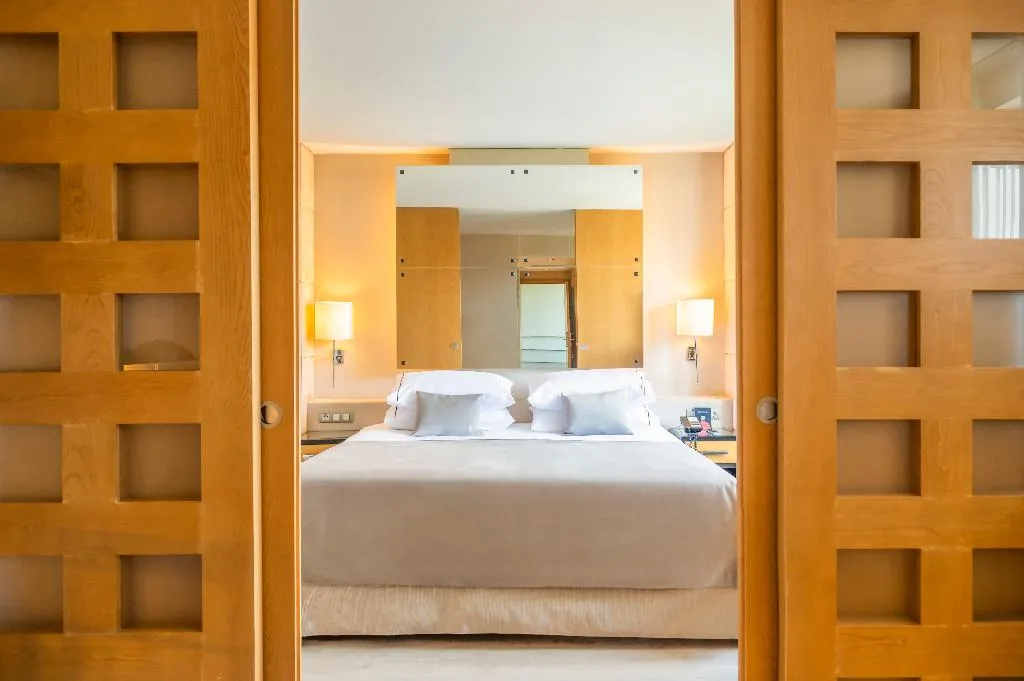JUNIOR SUITE WITH VIEWS Room, Hesperia Presidente, Barcelona