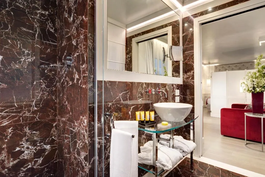 Room, Ponte Vecchio Suites & Spa, Florence
