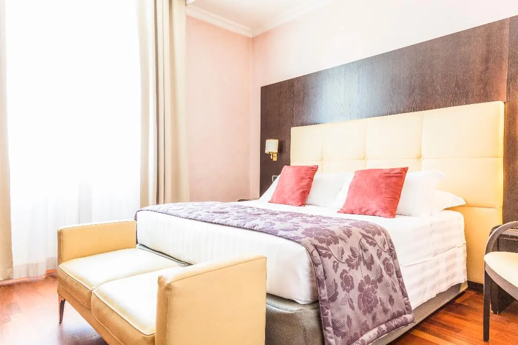 QUADRUPLE WITH VIEWS Room, Giolli Nazionale, Rome