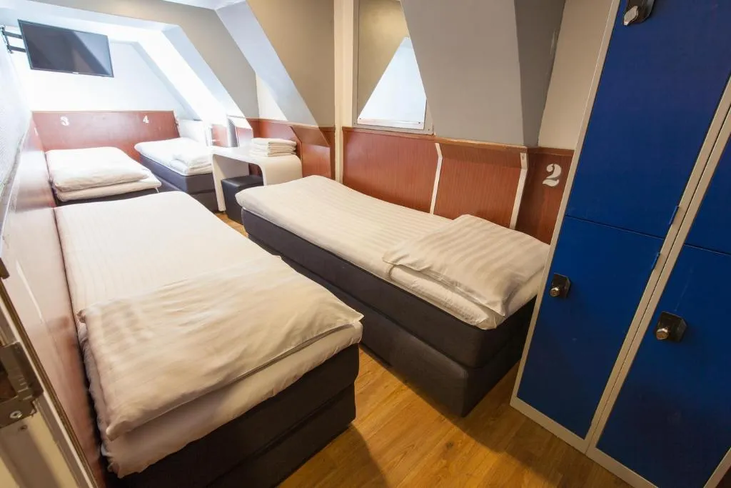Room, Travel, Amsterdam