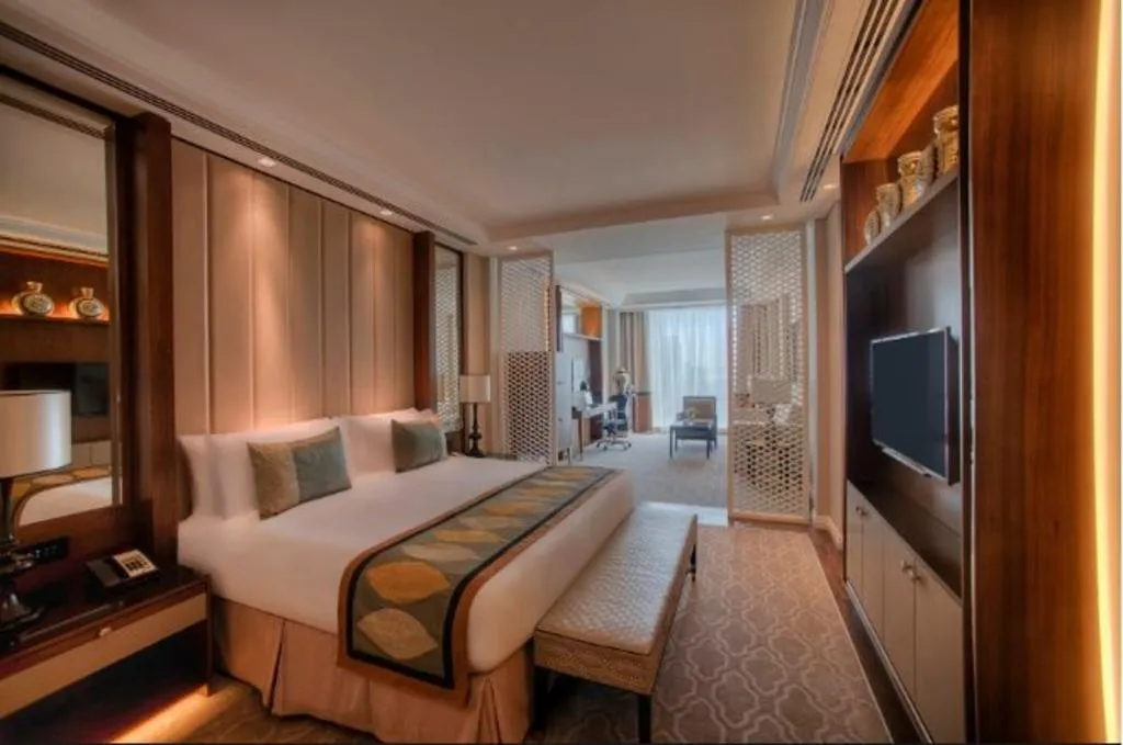 JUNIOR SUITE STANDARD Room, Taj Dubai, Dubai