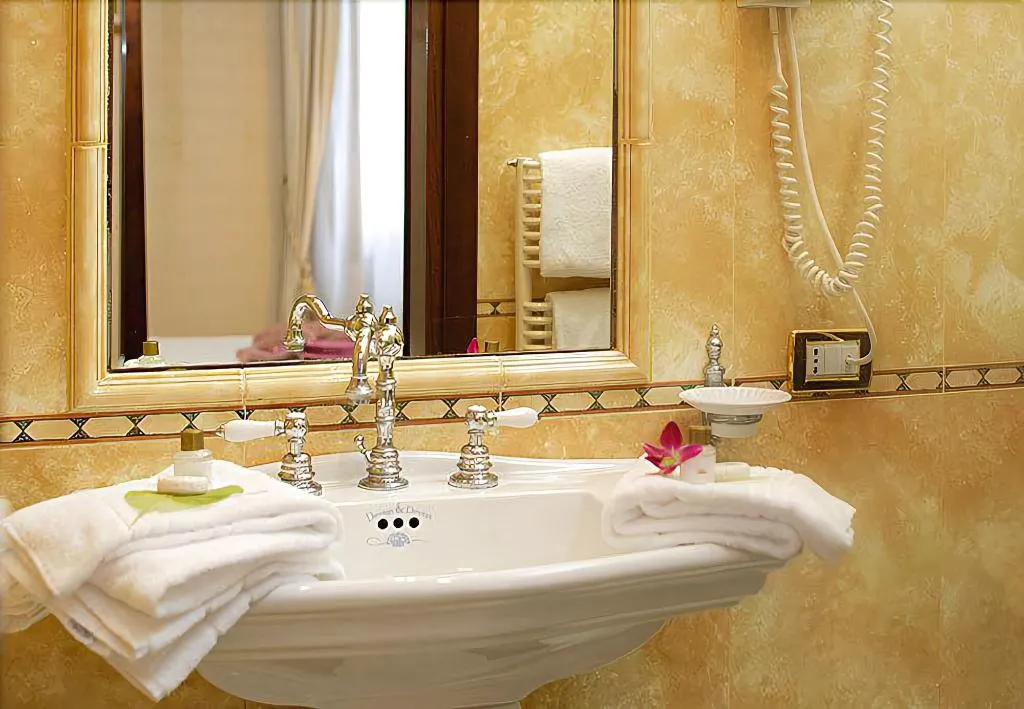 Room, Ca' del Nobile, Venice