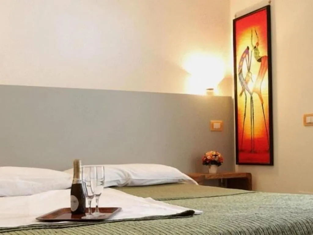 Room, Le Due Sirene, Naples
